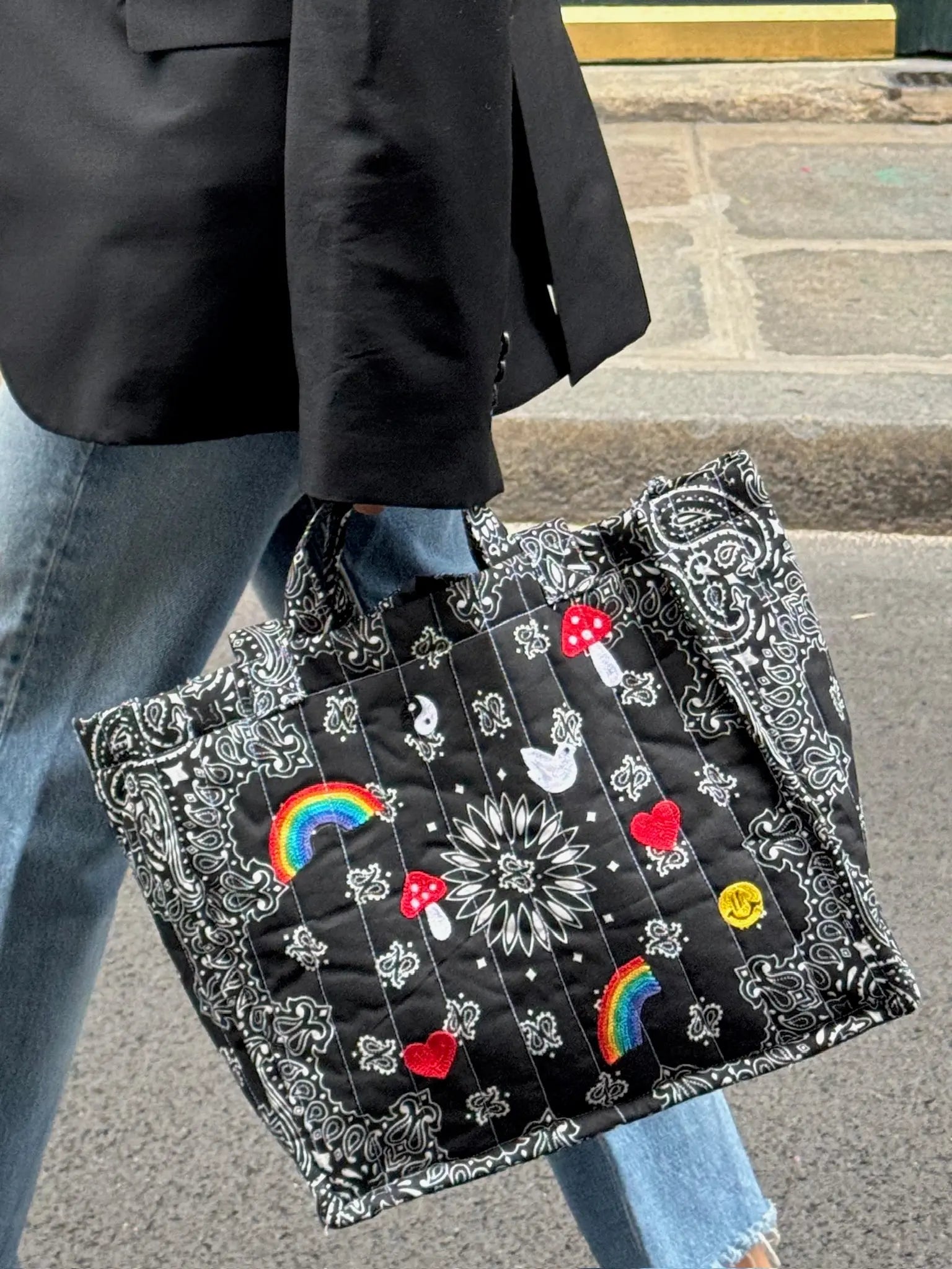 Medium Quilted Tote Bag - MULTI-EMOJIS - All Black