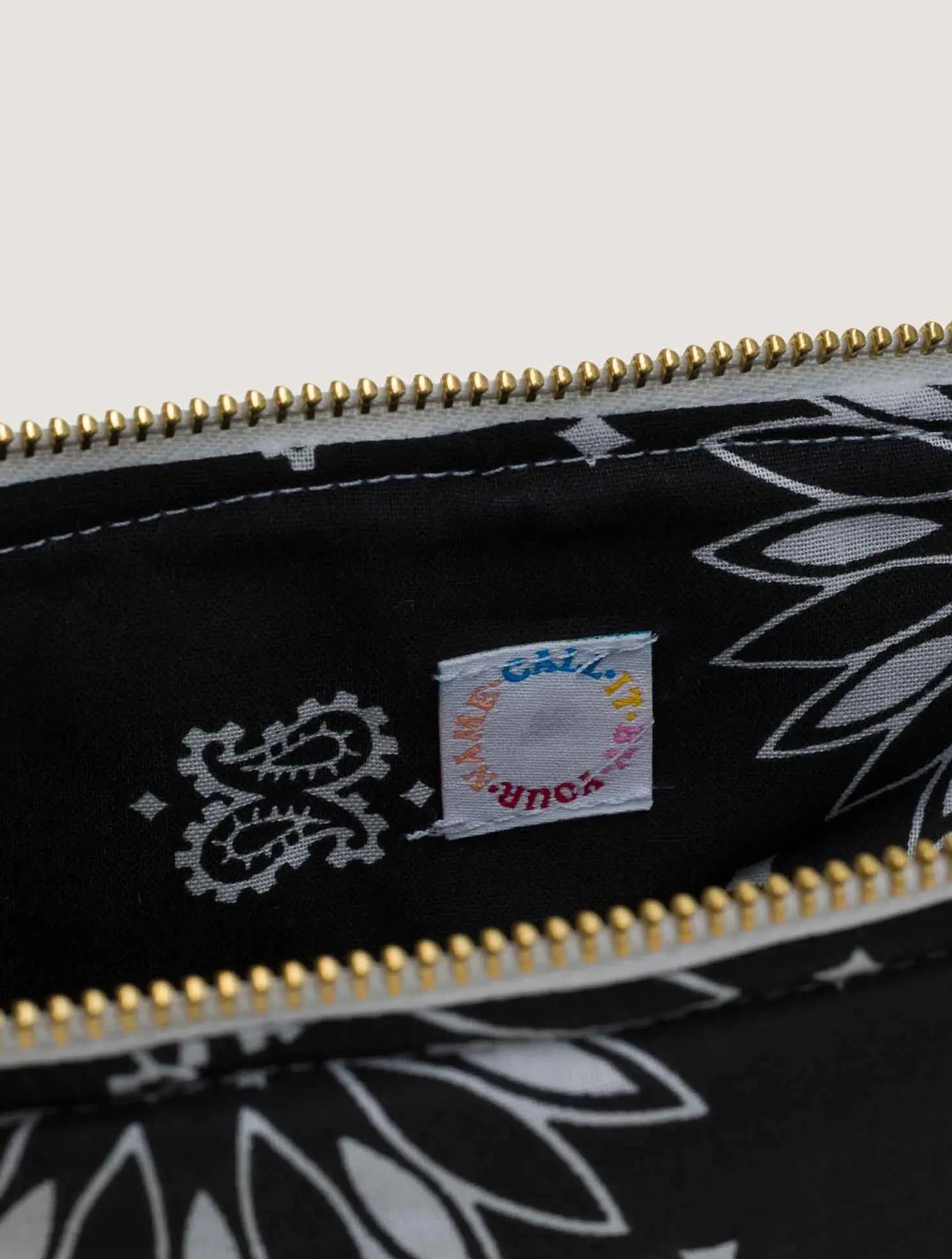 Pochette Patchwork - HAPPY FACE - All Black