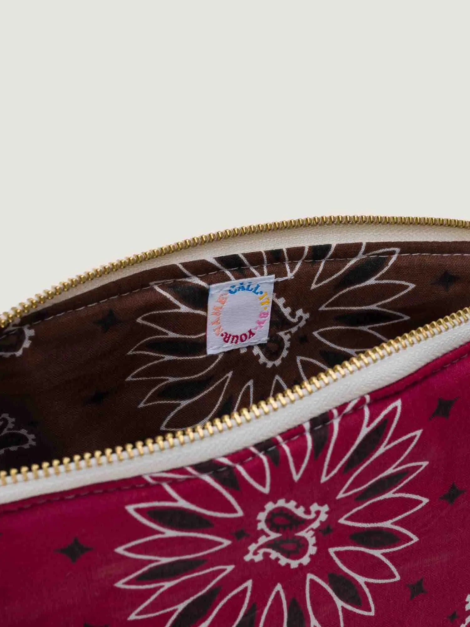 Toiletry bag - Small customized embroidery