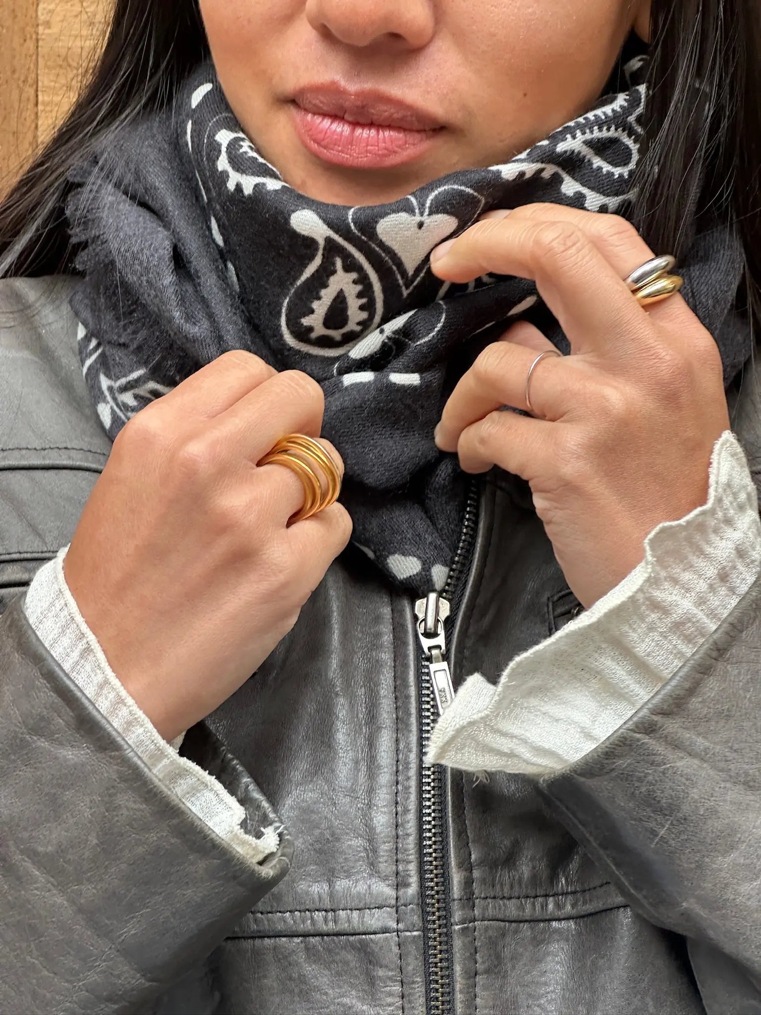 Etole Paisley - BLACK