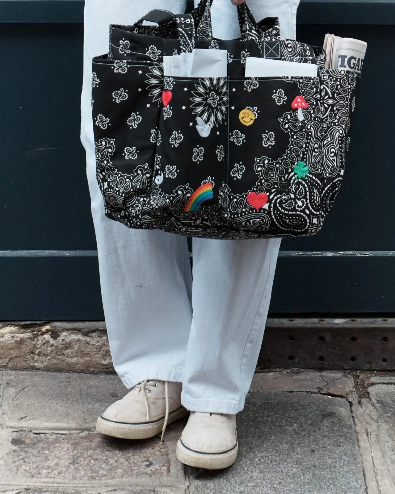 Picnic Bag - MULTI-EMOJIS - All Black