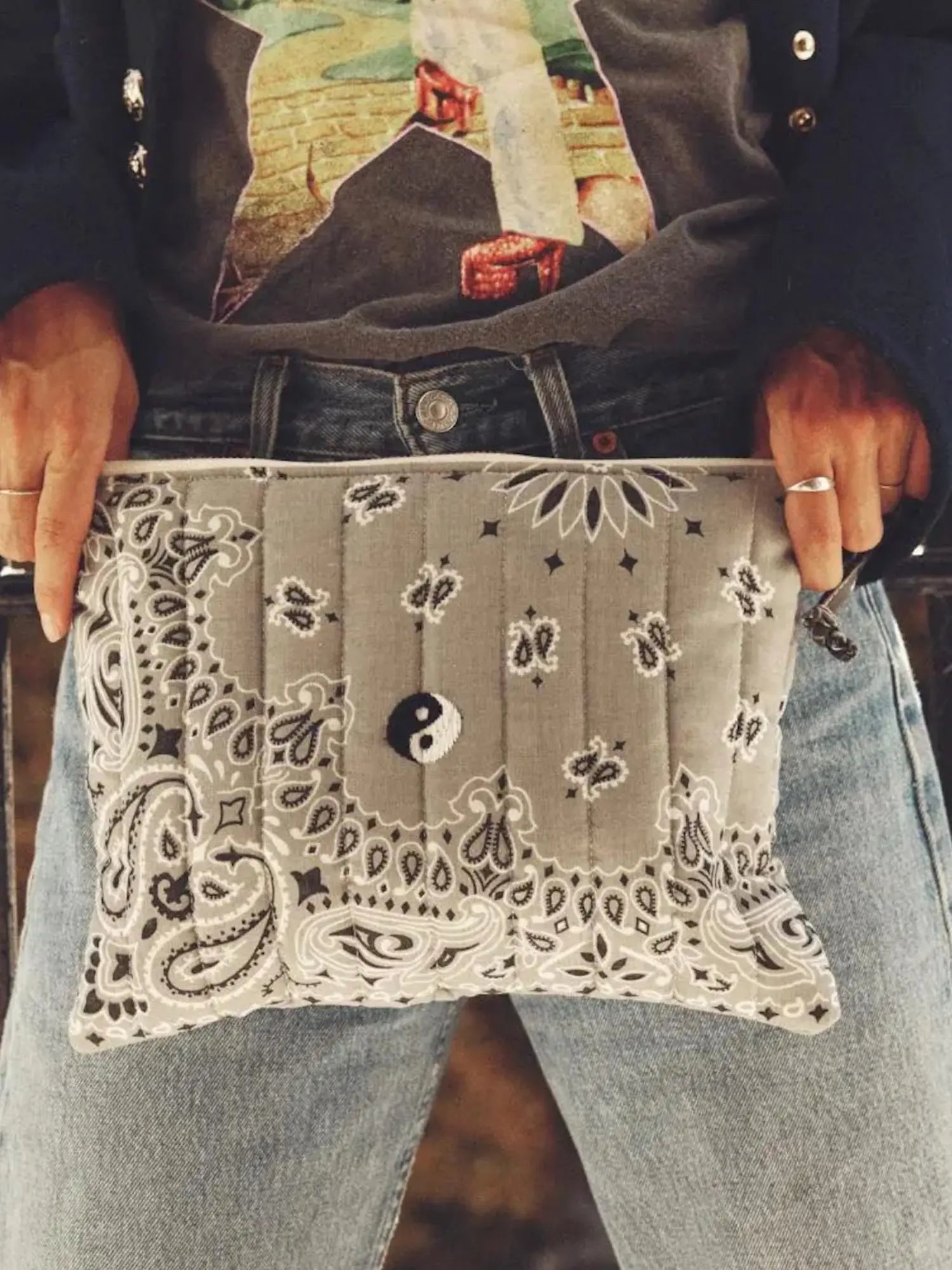 Quilted Zipped Pouch - YIN & YANG - Pale Grey / Dark Grey
