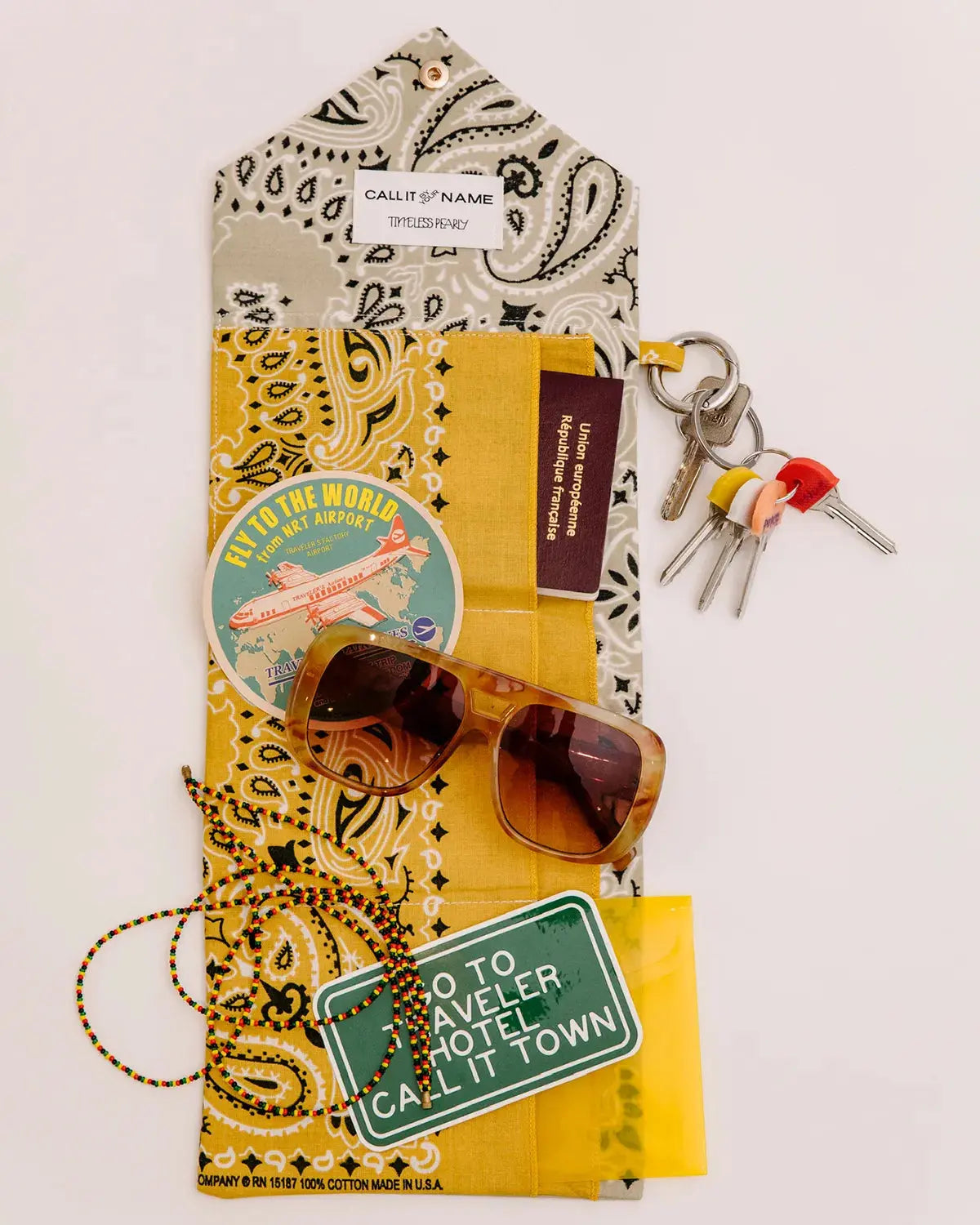 PASSPORT HOLDER - BEIGE / MUSTARD