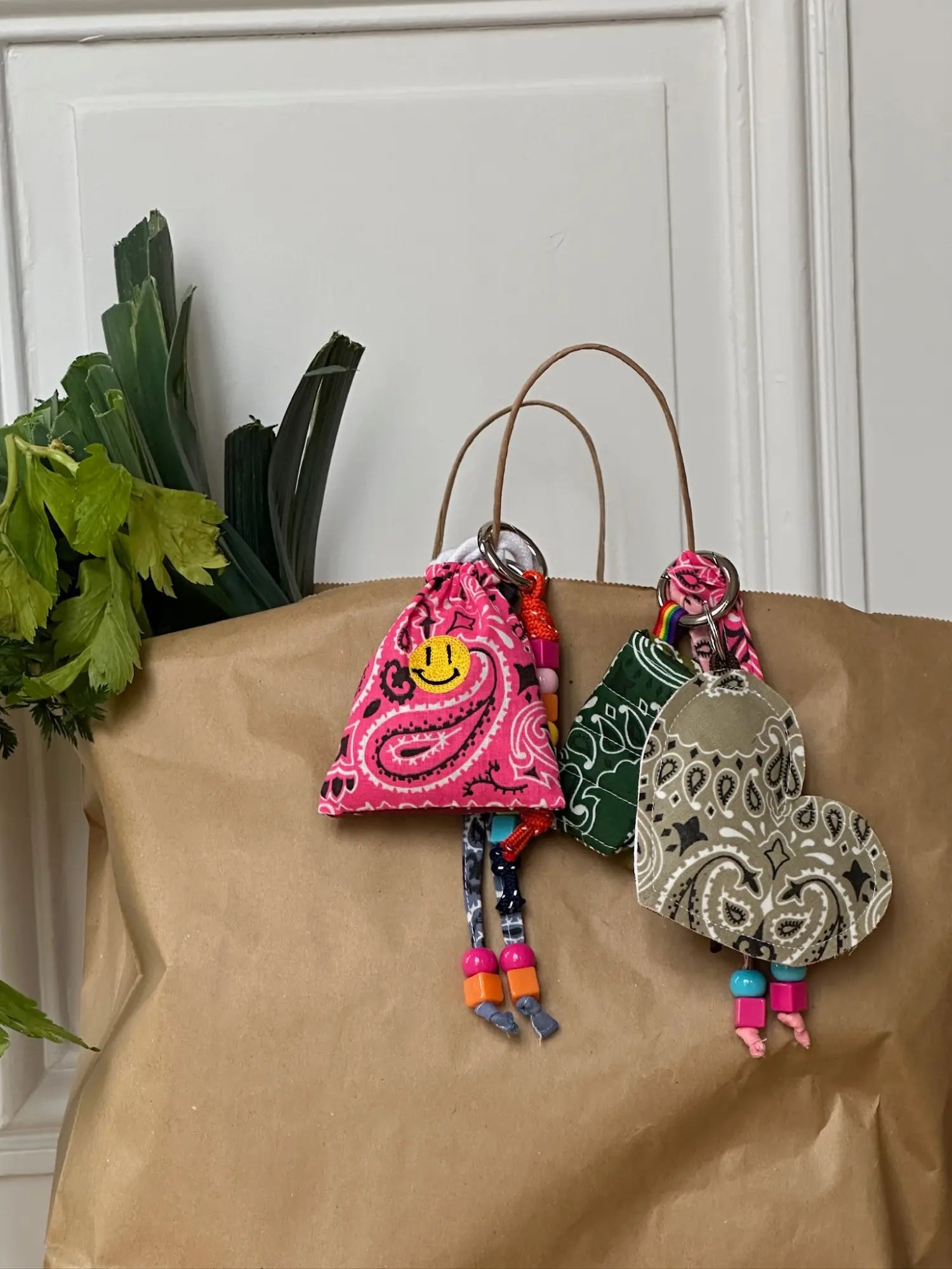 Sachet de Lavande Brodé à la main - HAPPY FACE - Fuchsia / Bordeaux