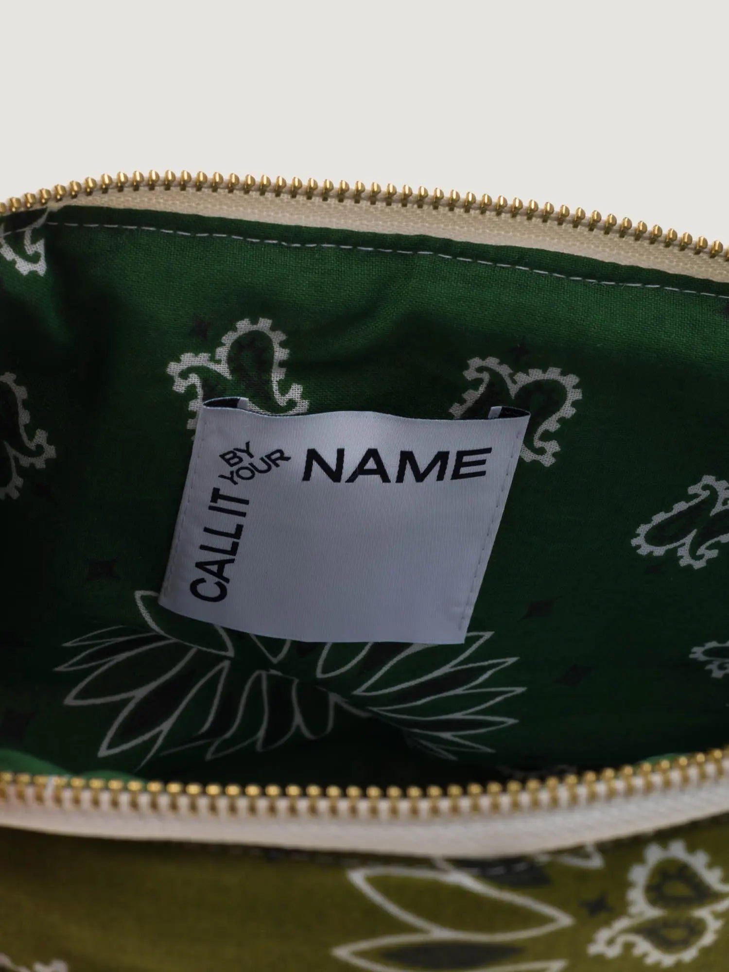 Toiletry bag - Small customized embroidery